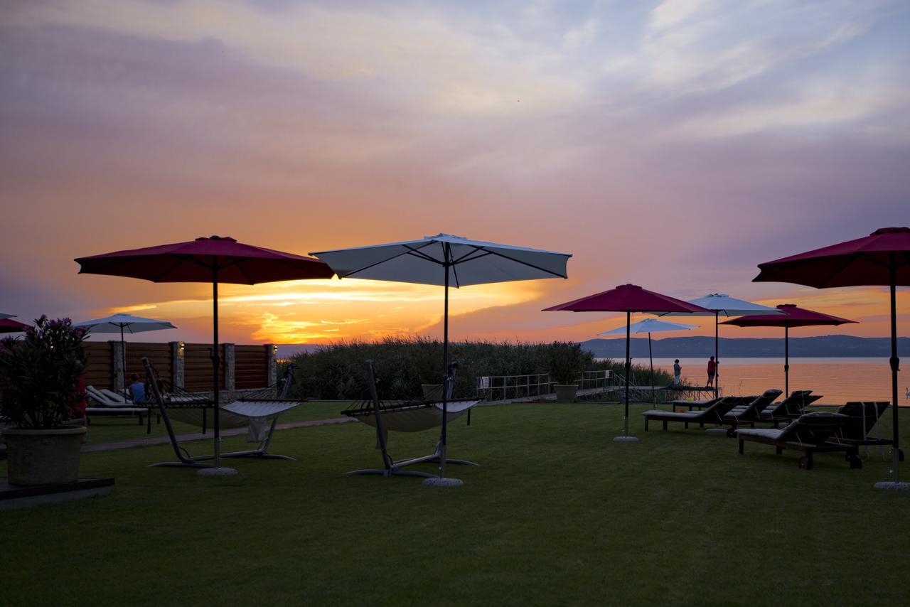 Pole Position Beach Hotel Балатонсарсо Екстер'єр фото